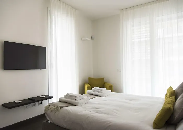 Design & New Center Apartments
